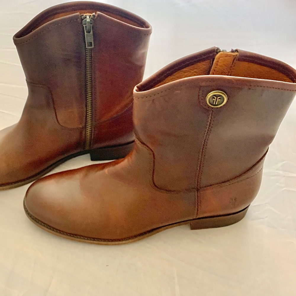 🔹HP🔹Frye NWOT Melissa Ankle Boots 9